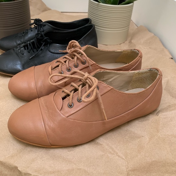 Zara Flats - Picture 1 of 5